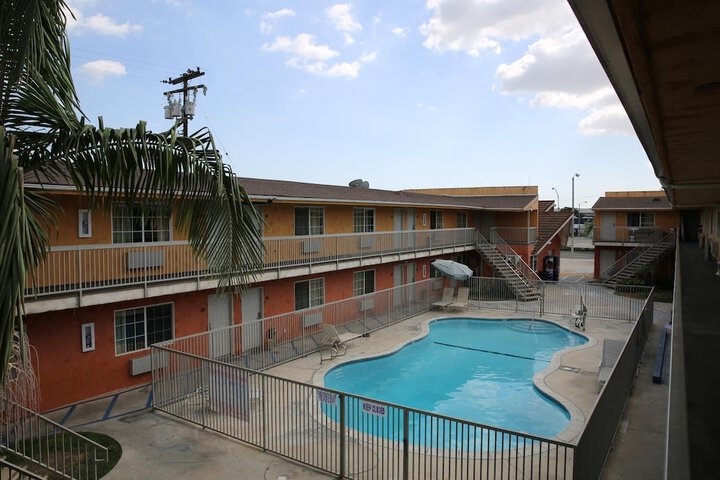 Pool 7 of 34