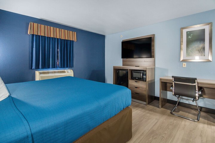 Room 15 of 28