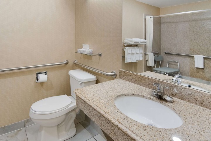 Room 10 of 29