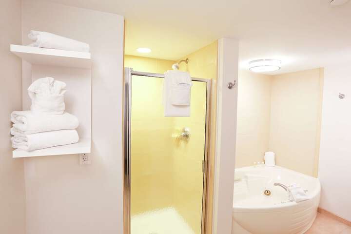 Room 28 of 41