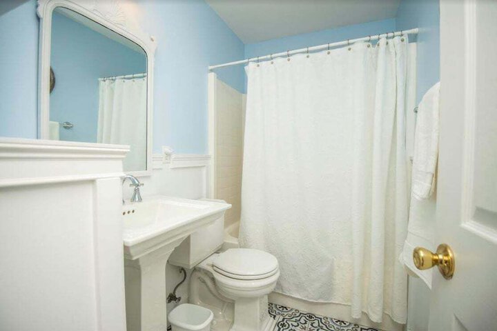 Room 15 of 36