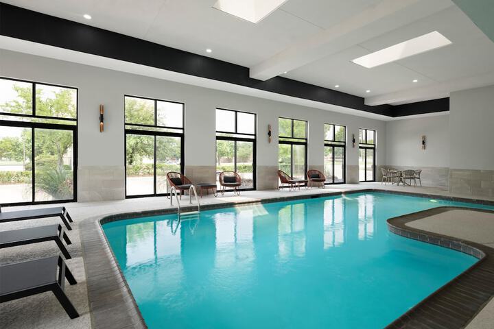Hampton Inn & Suites Dallas-DFW ARPT W-SH 183 Hurst