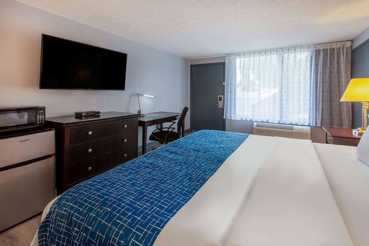 Room 13 of 30