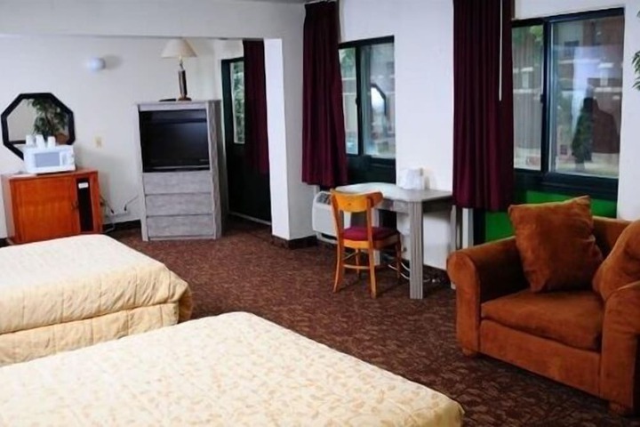 Room 15 of 19