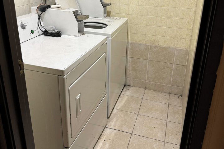 Room 9 of 15