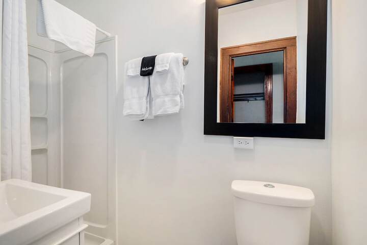 Room 53 of 76