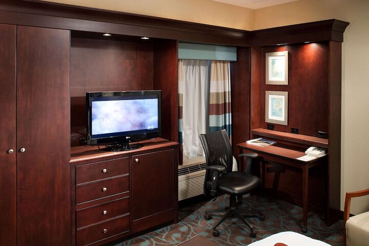 Room 8 of 27