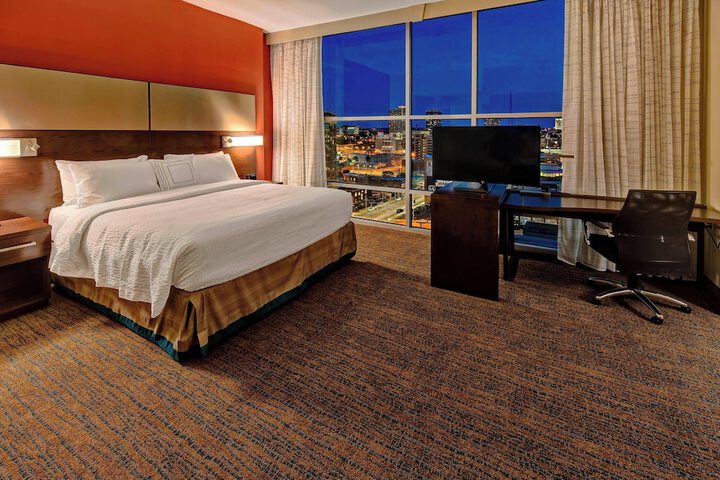 Room 21 of 33