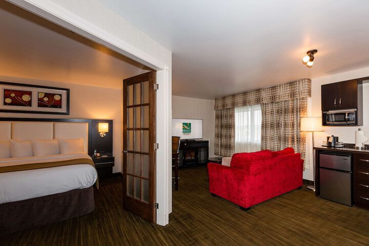 Room 27 of 68