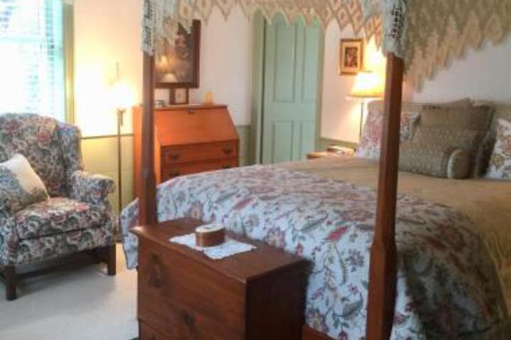 Mulberry Tree Inn