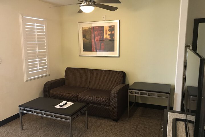 Hawthorn Suites by Wyndham Victorville