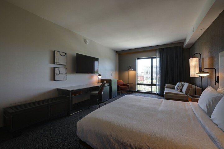 Room 16 of 68