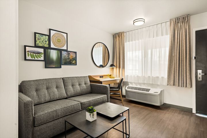 Room 11 of 60