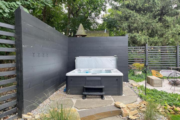 Ode to the 70's creative private home with pool