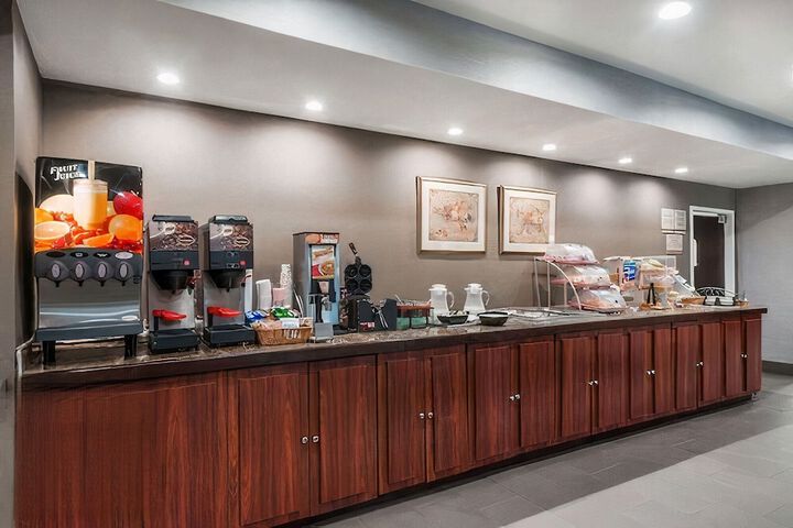 Hawthorn Extended Stay by Wyndham Columbus North