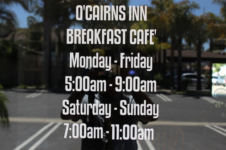 Ocairns Inn & Suites