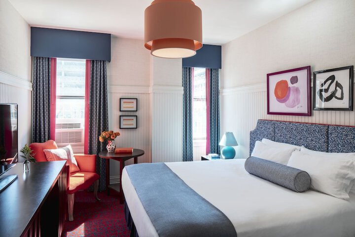 Room 48 of 77