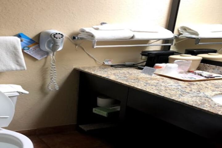 Room 6 of 13
