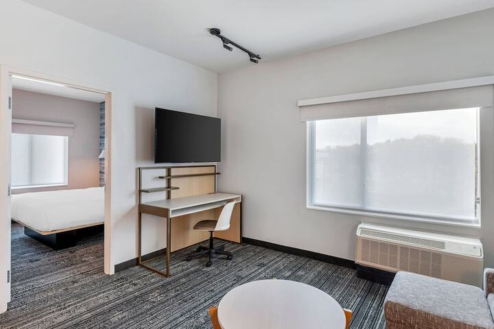 Room 27 of 42
