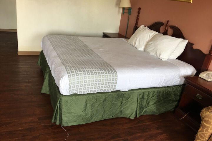 Room 22 of 28