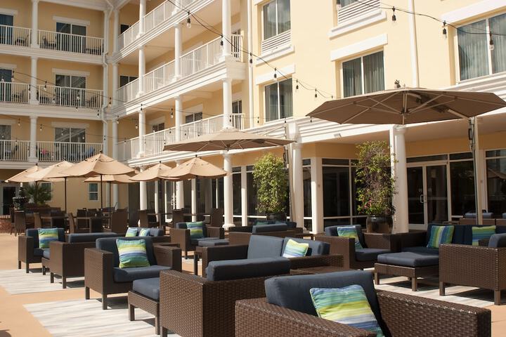 Hotel Exterior 62 of 62