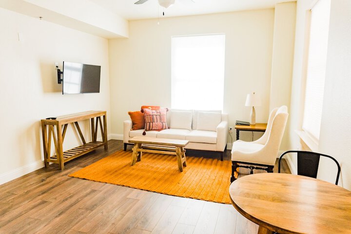 Room 48 of 220