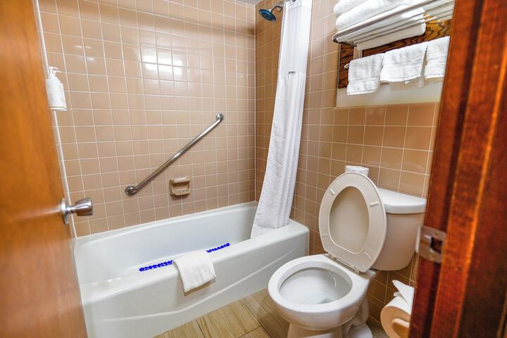 Room 5 of 15