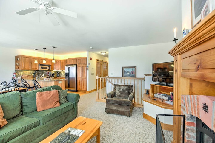 Inviting Ski-in / ski-out Condo at Jay Peak Resort!
