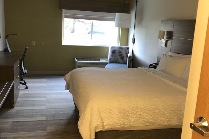Holiday Inn Express Mt. Vernon by IHG