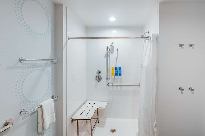 Room 14 of 21