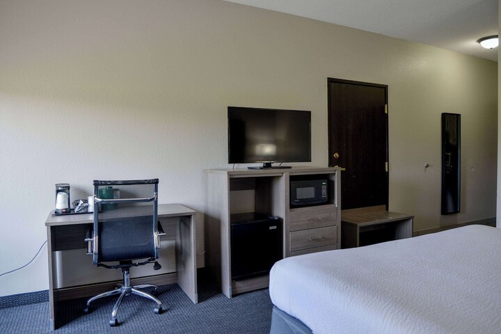 Room 12 of 46