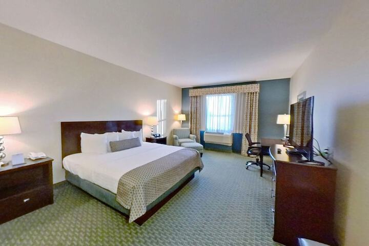 Room 14 of 33