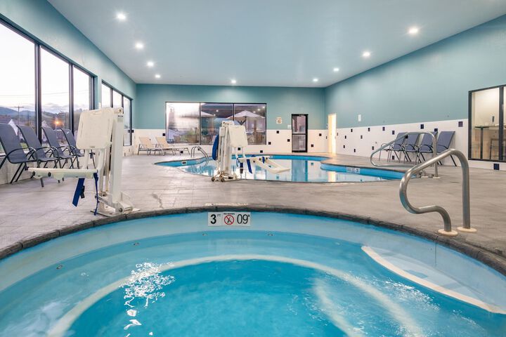 Holiday Inn Express Hotel & Suites ELKINS by IHG