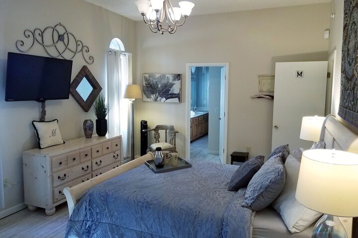 Room 9 of 25