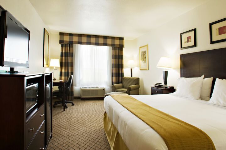 Holiday Inn Express & Suites Childress by IHG