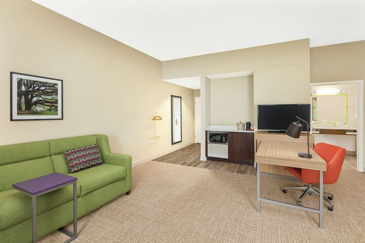 Room 12 of 22