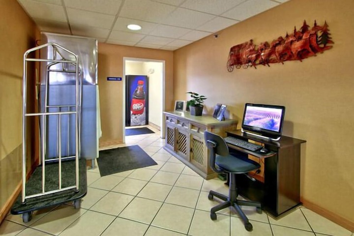 Business Center 27 of 27