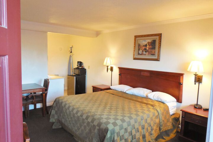 Room 11 of 22