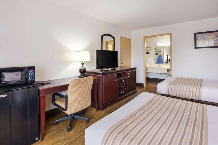 Room 22 of 34