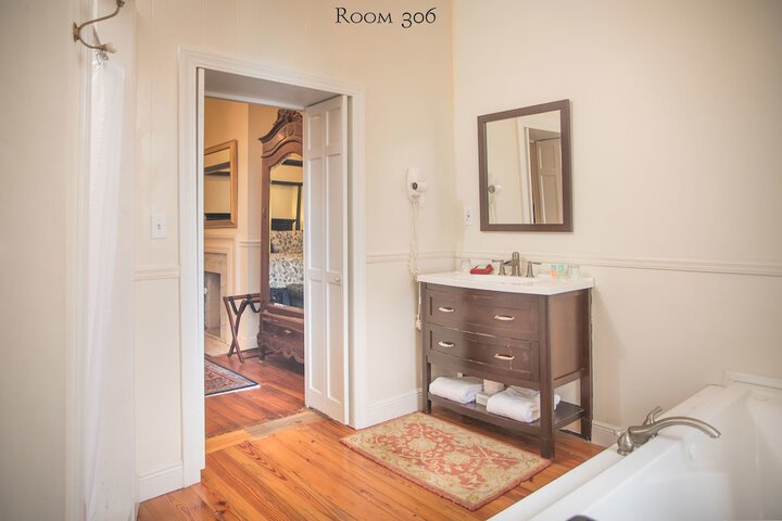 Room 157 of 170