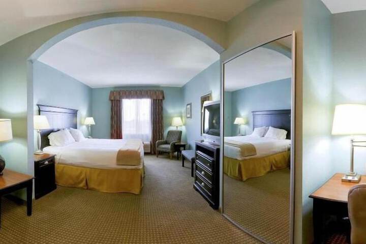Holiday Inn Express Hotel & Suites Vernon College Area by IHG
