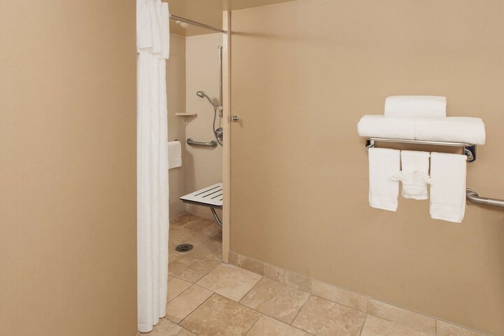 Room 20 of 28