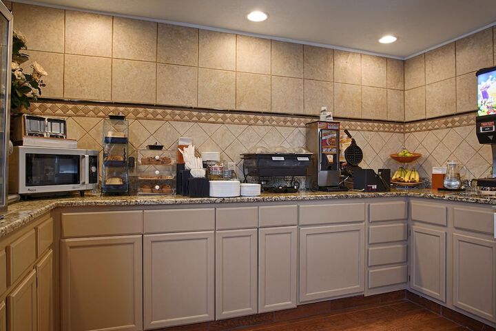 Breakfast/Coffee Service 23 of 28
