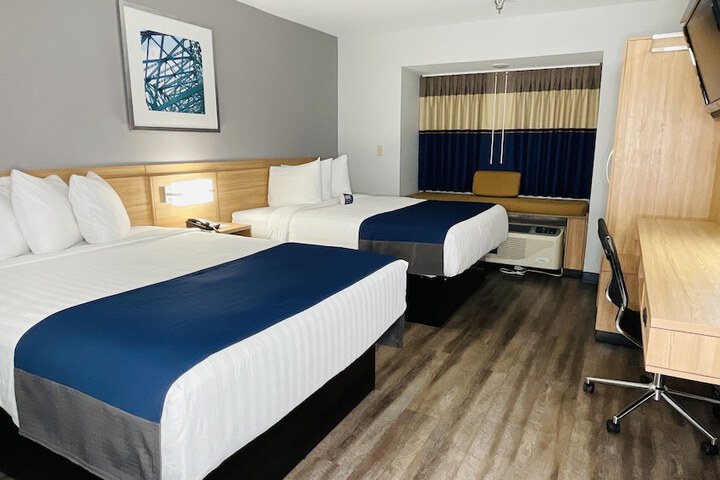 Room 4 of 24