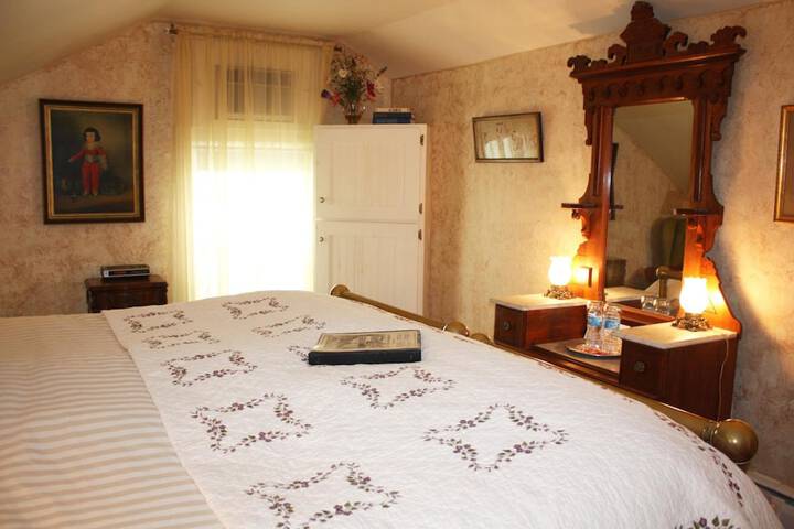 Room 27 of 41