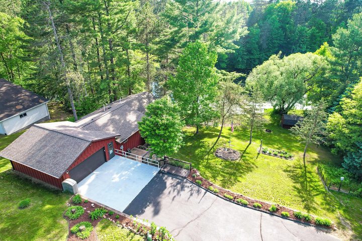 Grill & Fire Pit: Waterfront Cameron Retreat!