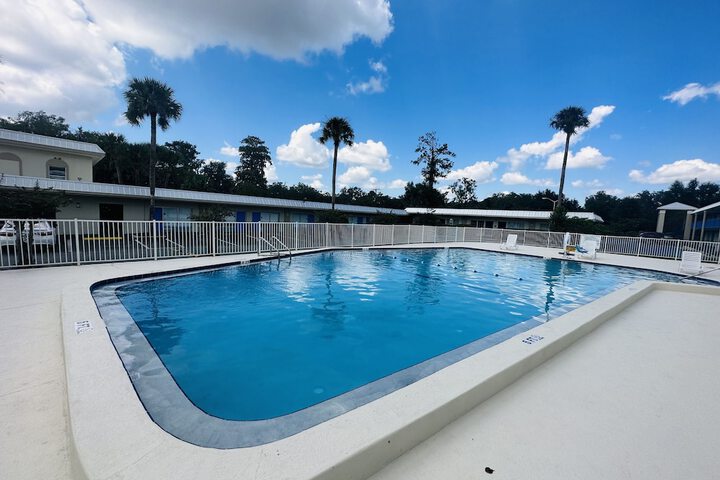 Pool 12 of 26