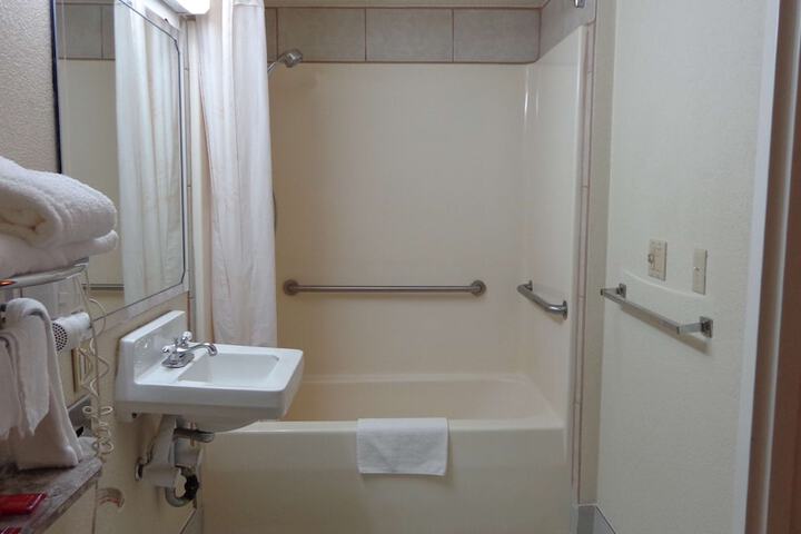 Room 15 of 18
