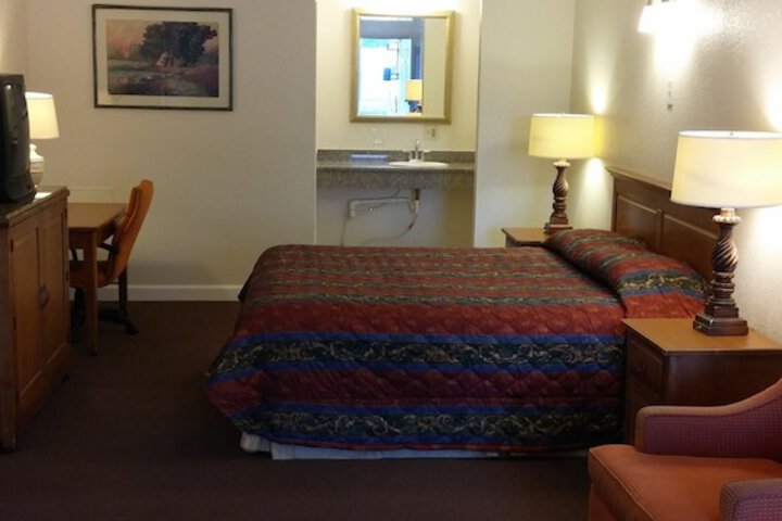 Room 28 of 47