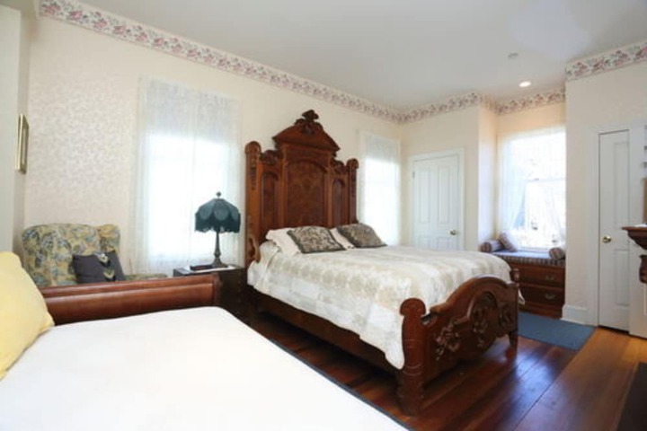 Room 19 of 48